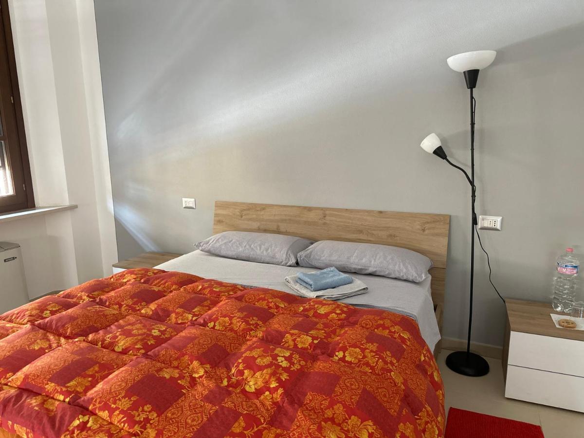 Ferienwohnung Grande Stanza Matrimoniale In Palazzo Signorile Mirandola Exterior foto